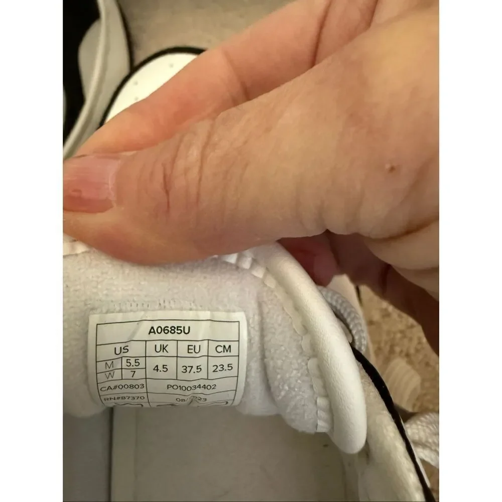 EUC Alo Recovery Mode Sneaker Black/White W7/M5.5
